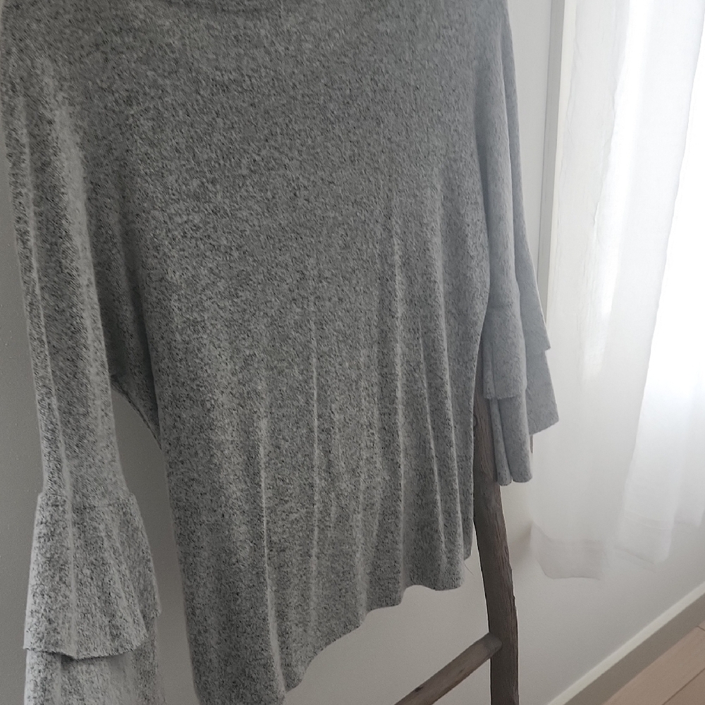 Gray Ruffled Bell Sleeve Sweater - Picture 4 of 4